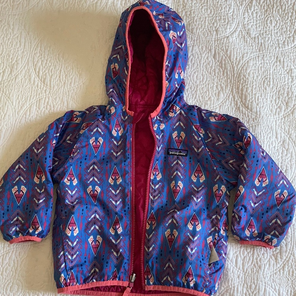 Reversible Patagonia lightweight hooded jacket